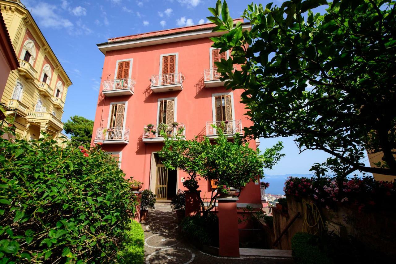 Appartamento Panoramico "Il Glicine" Naples Exterior photo