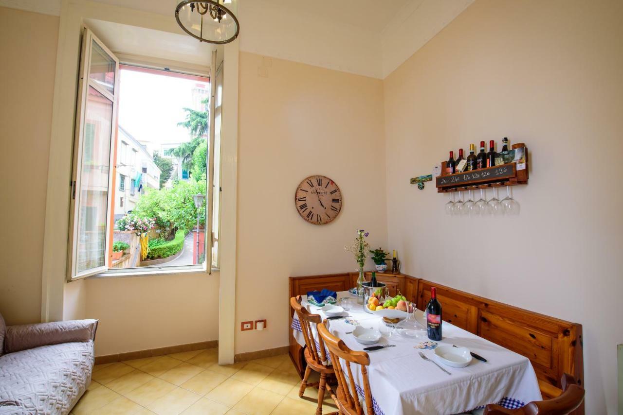 Appartamento Panoramico "Il Glicine" Naples Exterior photo